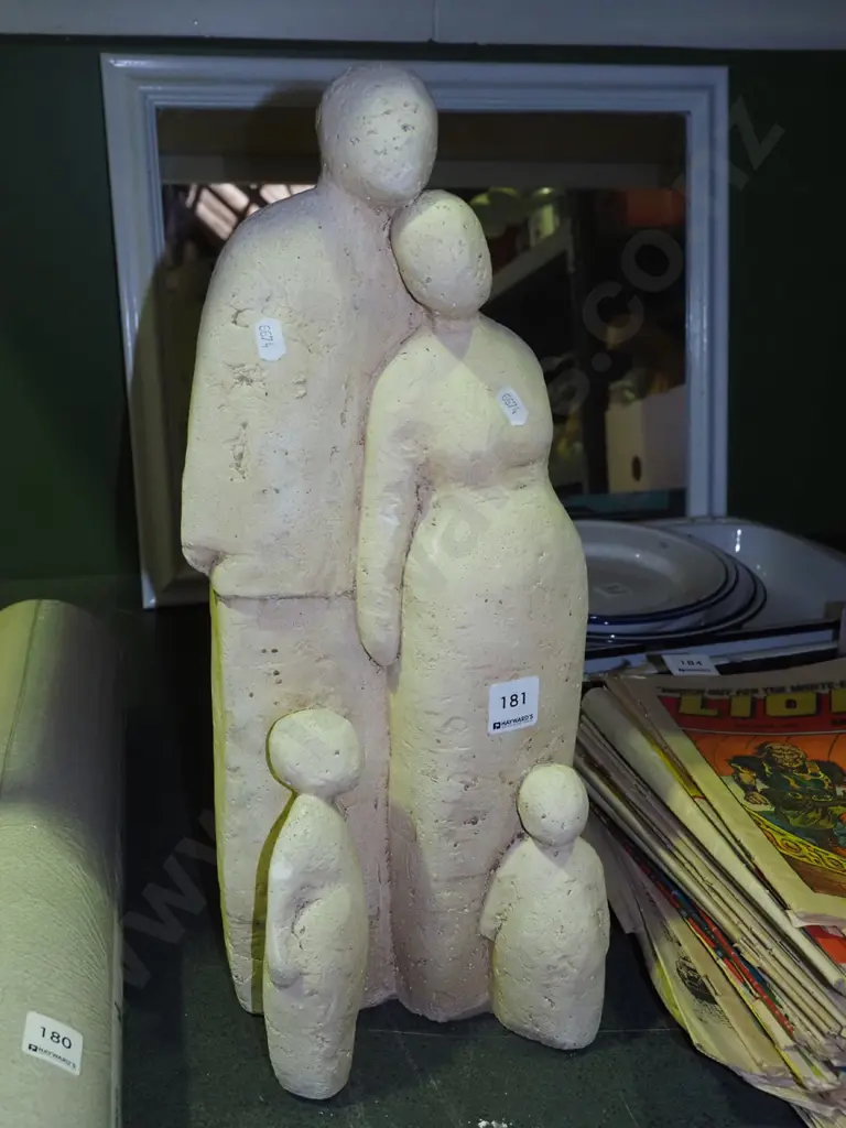 studio pottery family figurine H450 Image 1++