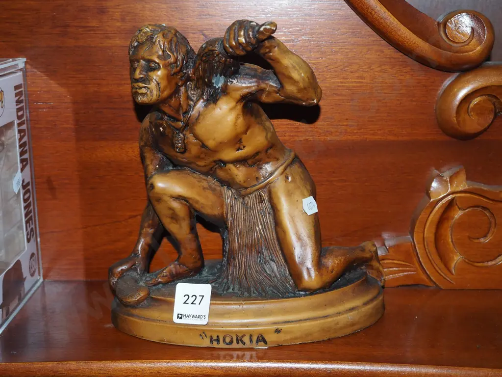 composite mari figurine - Hokia H210 Image 1++