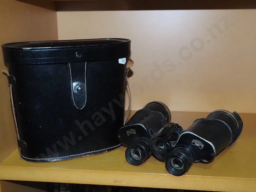 pair of 7x40 field binoculars and leather case Image 1++