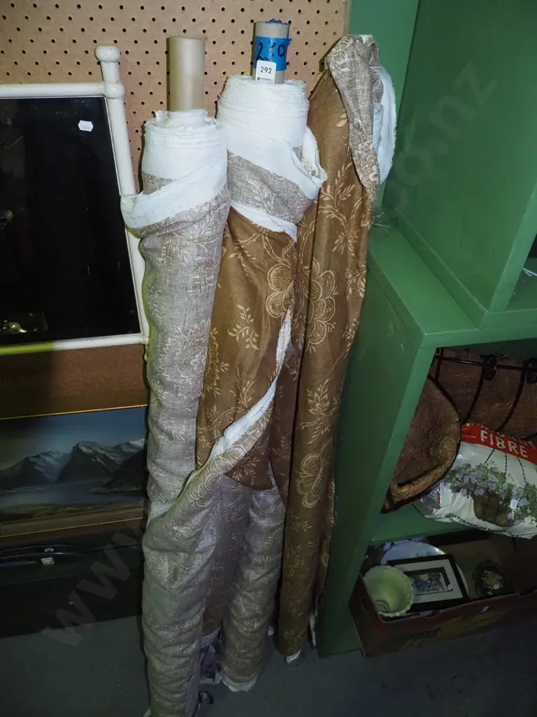 3x bolts of matching brown floral babric Image 1++