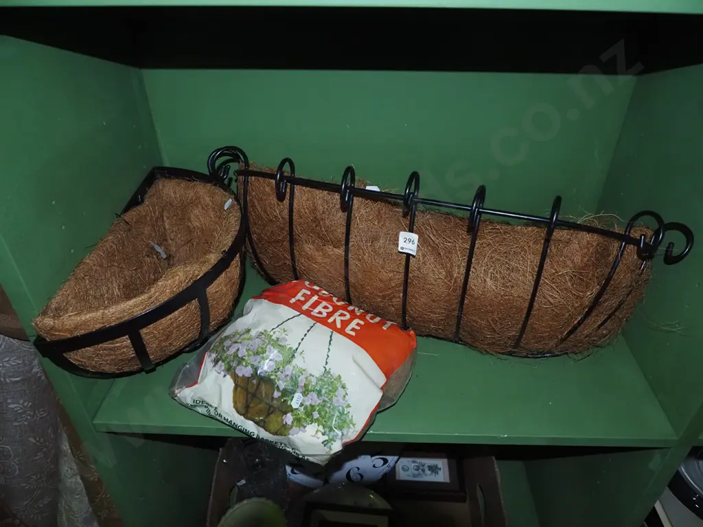 2x metal wall mounted flowere baskers, cocnut fibre Image 1++