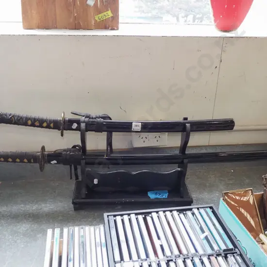 2x Japanese swords on stand