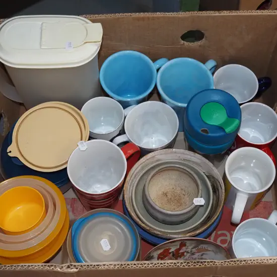 box; coffee cups, keep cups, Tupperware