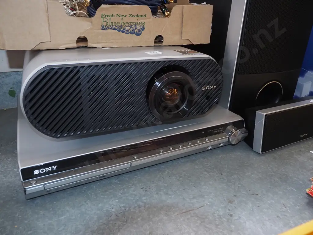 Sony digital projector, DVD home theatre system Image 1++