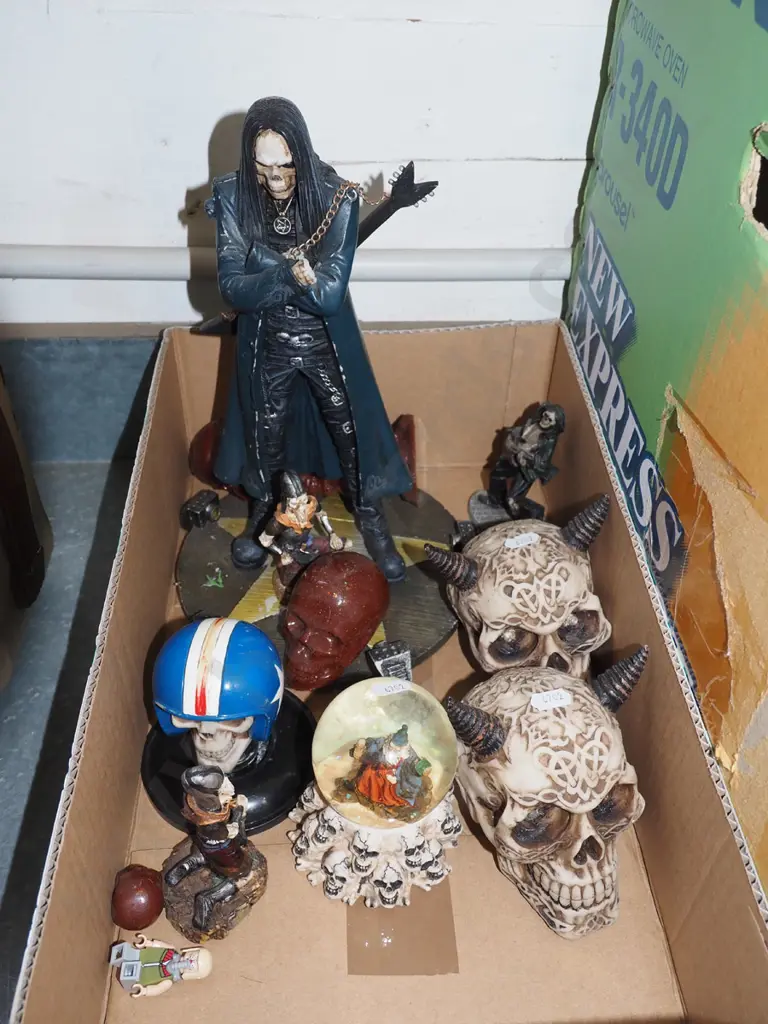 box; composite skulls, death metal figurine, wizard snow globe etc Image 1++
