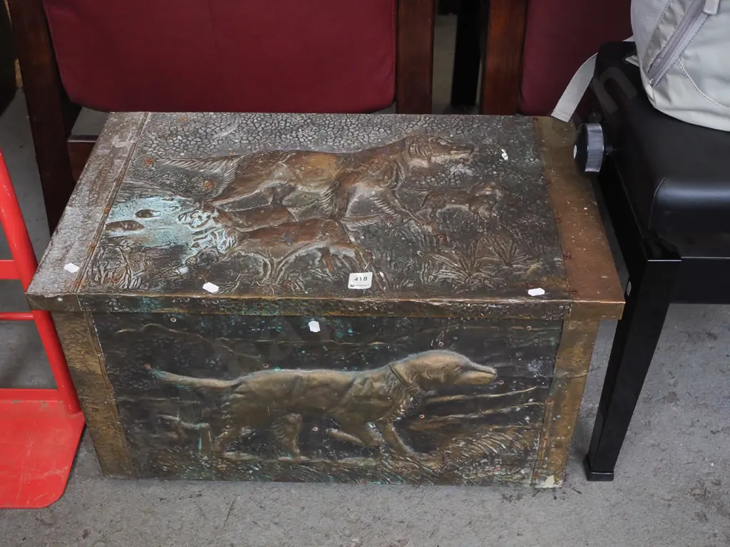 beaten brass dog themed wood box Image 1++