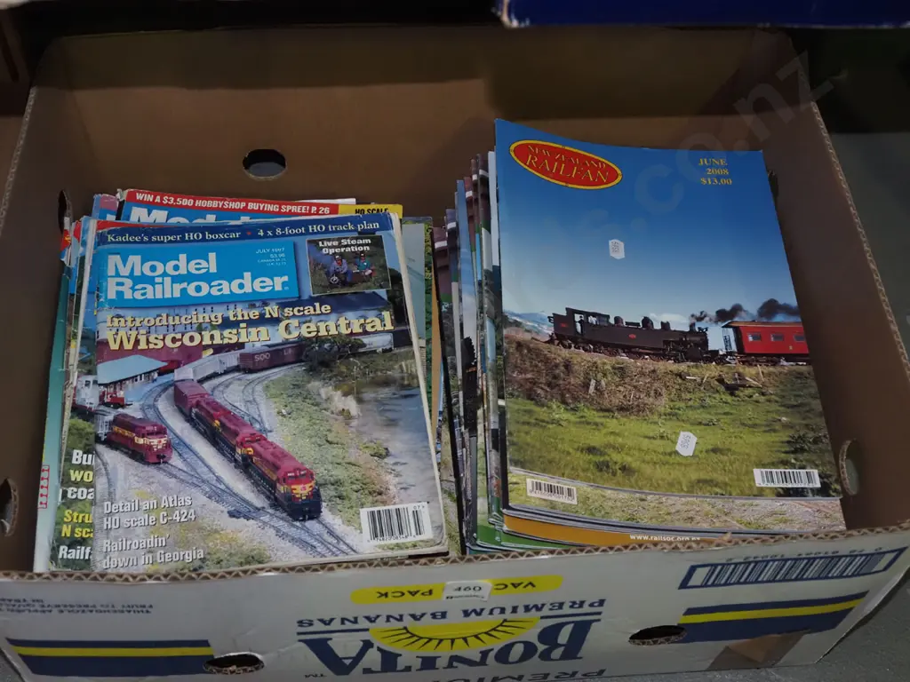 box of railway magazines, model railway magazines Image 1++