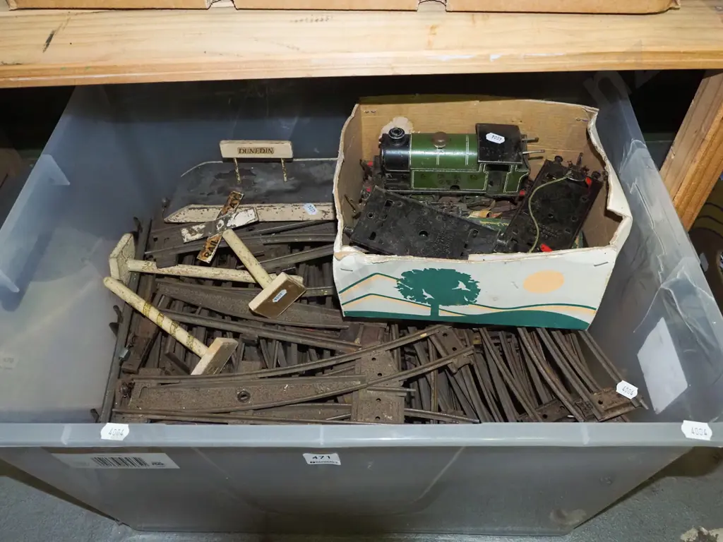 vintage Hornby tracks, station, trains - faults Image 1++