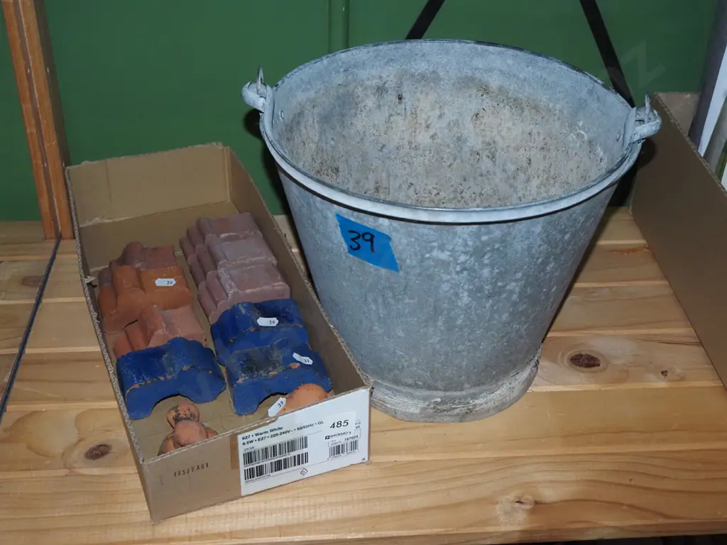 galvanised bucket, pot plant stands Image 1++