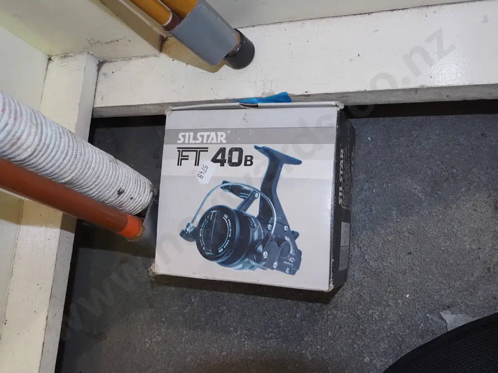 2x vintage fishing rods Image 1++