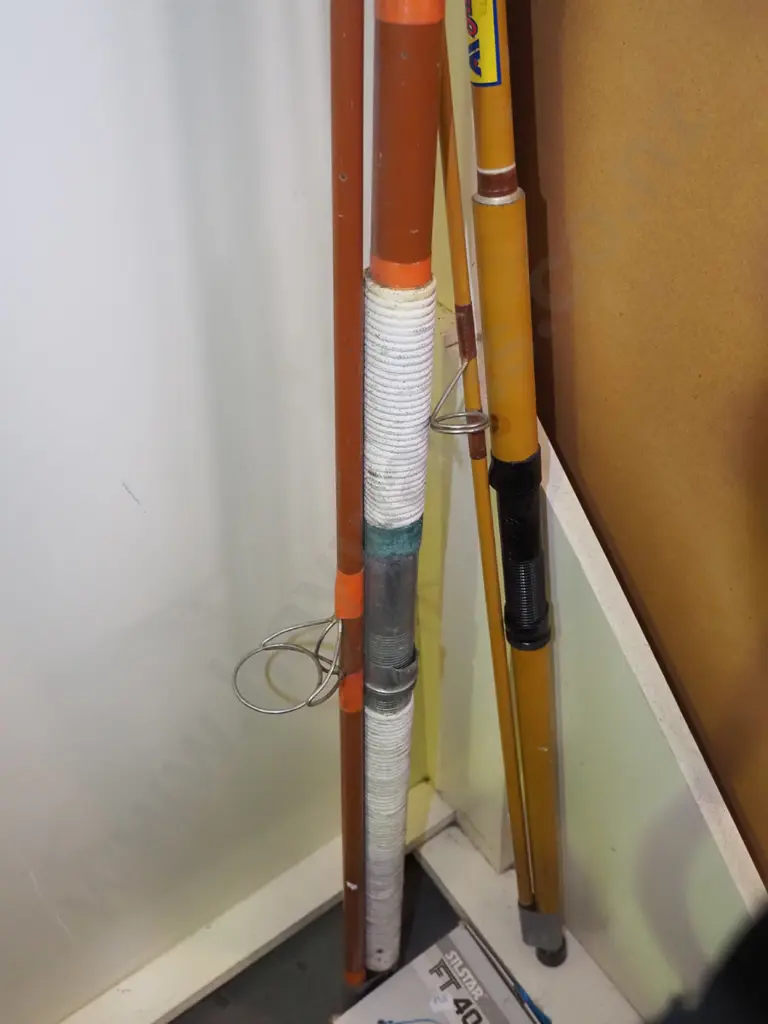2x vintage fishing rods Image 1++