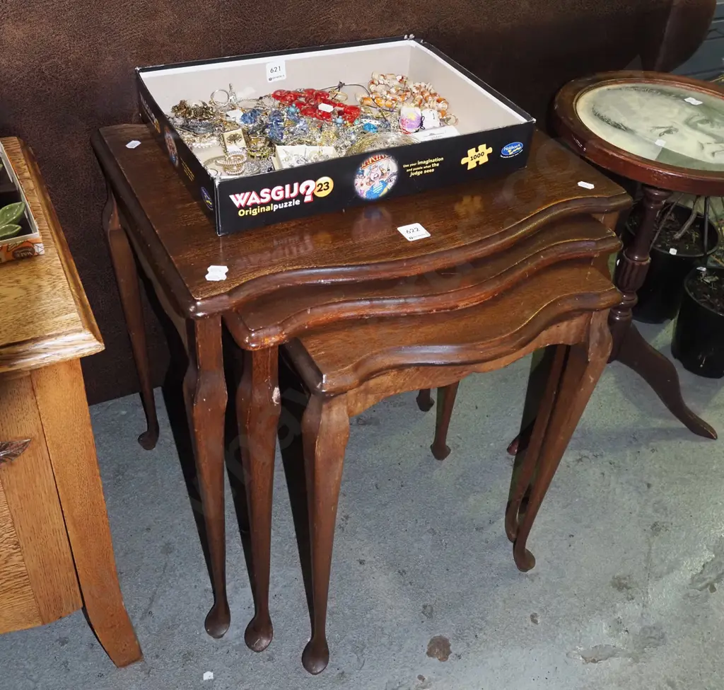 mahogany nest of 3 tables  Image 1++