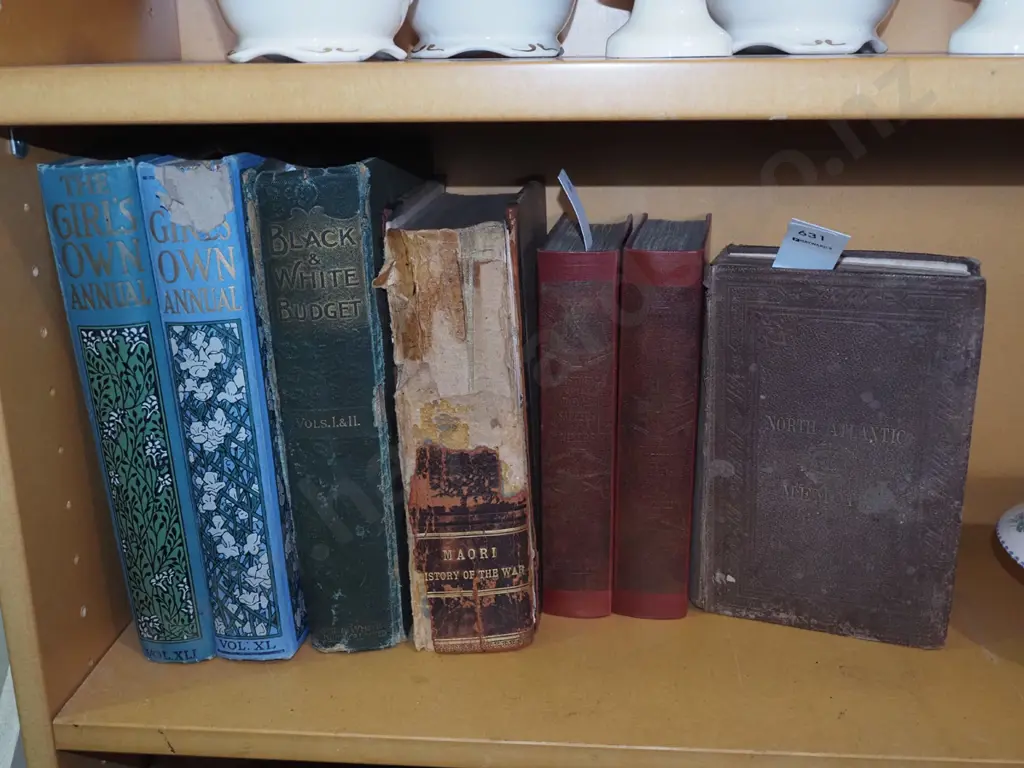 vintage books Image 1++