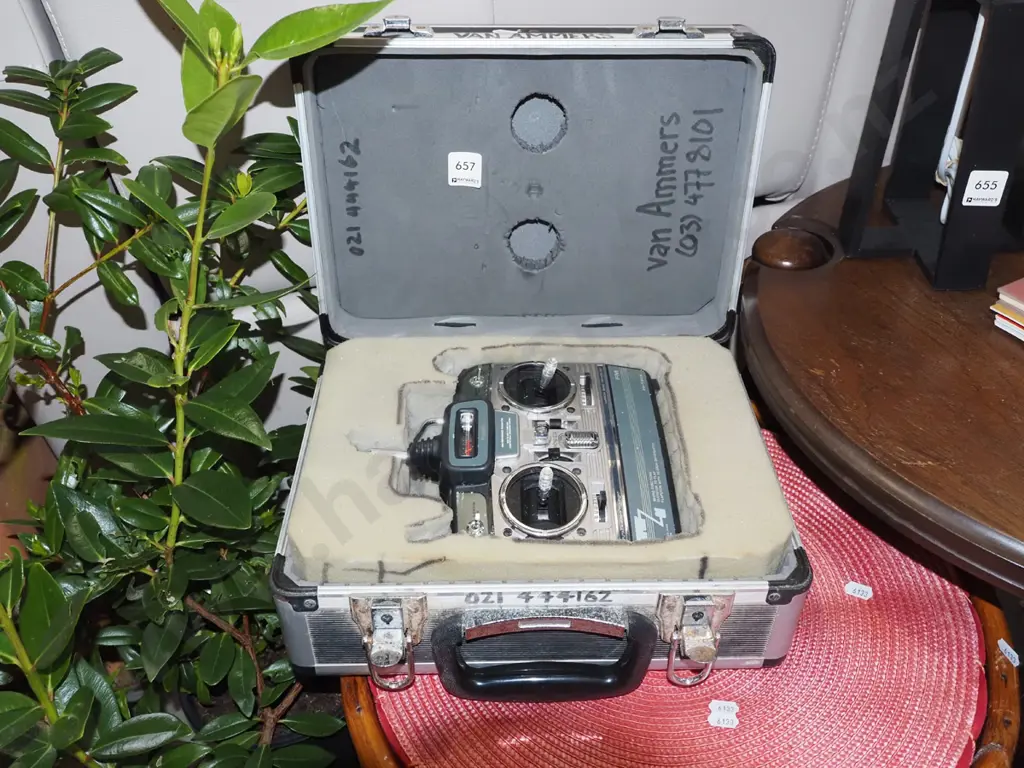 Futaba sky spot 6a radio controller transmitter for model planes in hard case Image 1++