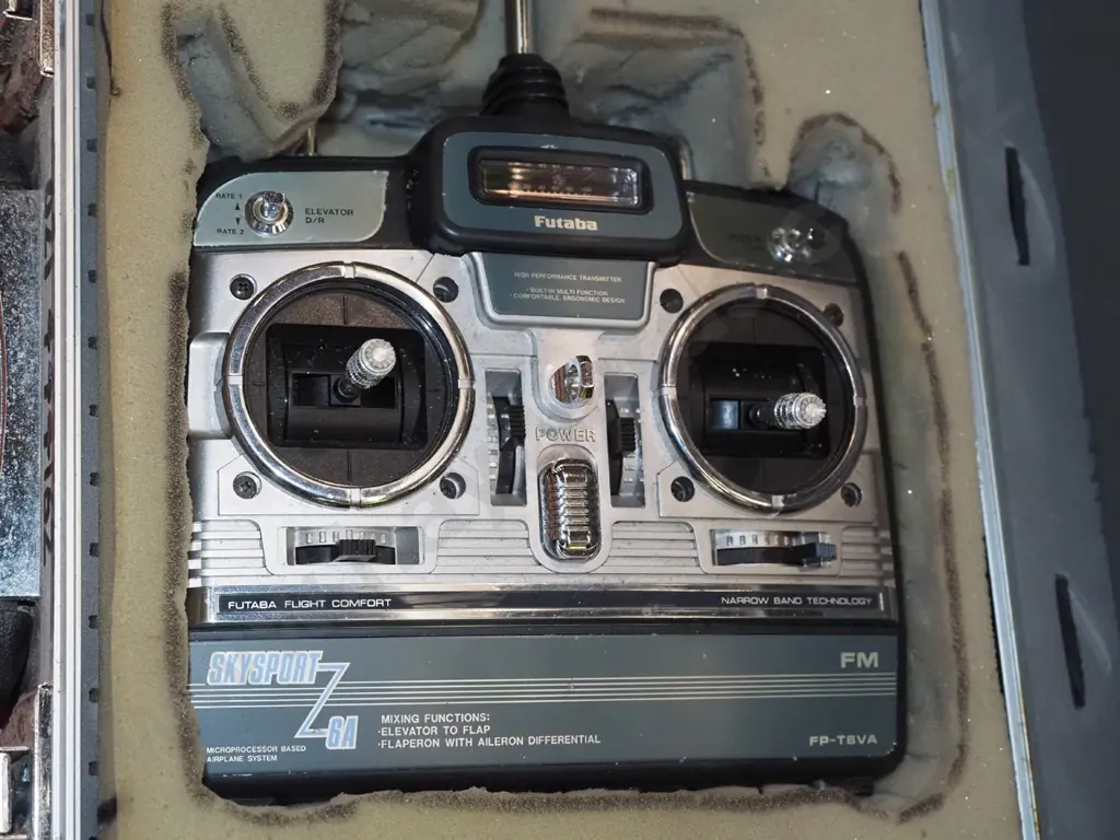 Futaba sky spot 6a radio controller transmitter for model planes in hard case Image 1++