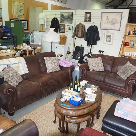 brown vinyl dome-studded faux leather 2-pc rolled arm lounge suite w/ 2 & 3 seater settees - good condition