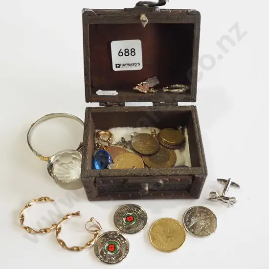 small trinket and costume jewellery, coins etc