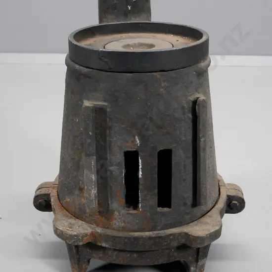 NZR guard's van cast iron pot-belly stove H-460 W-380 D-420