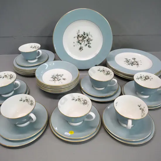 Royal Doulton Rose Elegans 6-place luncheon set - near new condition