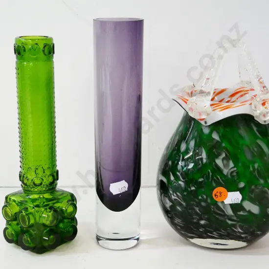 3 pieces of art glass - ornamental hand bag and 2 vases