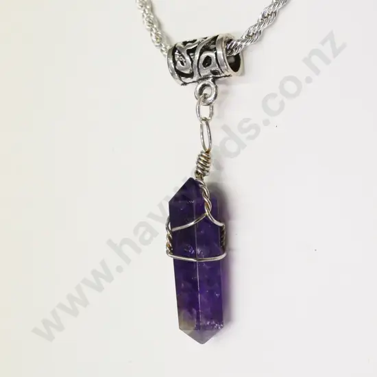 silver pendant stamped 925