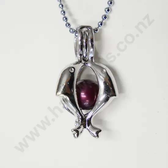 silver pendant stamped 925