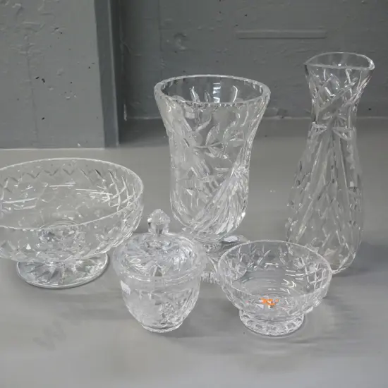 5 pieces of crystal - footed salad bowl D-200, 2 vases, 2 sugar bowls, one with lid. Tallest vase H-240