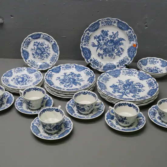 Ridgway Windsor pattern blue & white 6-place dinner set, only 2 desserts