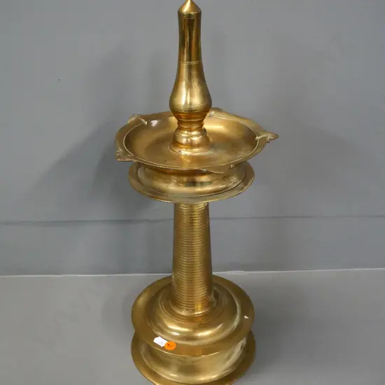 brass turned column smoker's stand / ash-tray H-470
