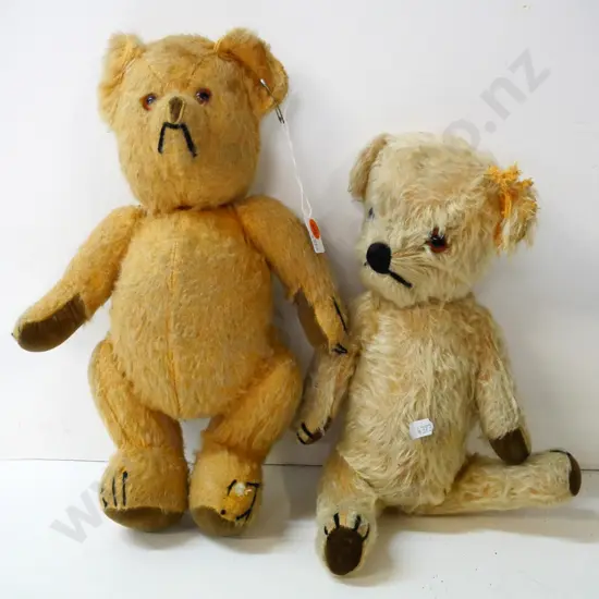 2 vintage teddy bears - general wear and tear, smaller one has damage to ear. Larger is H-330