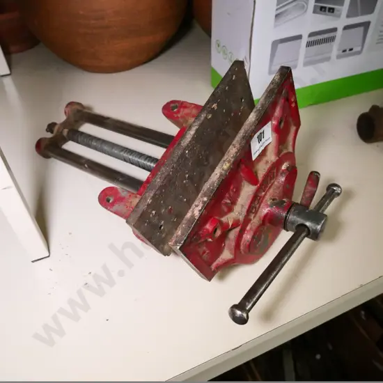 Dawn No. 9 quick-release woodworking vise