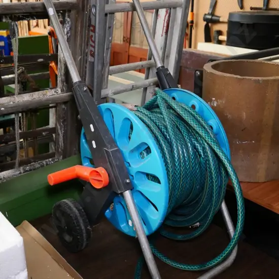 Gardena hose reel and hose (split to hose)