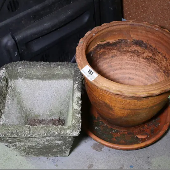 2 garden planters - 1 concrete, 1 terracotta