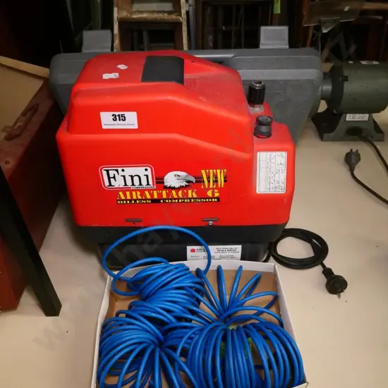 small oil-less air compressor