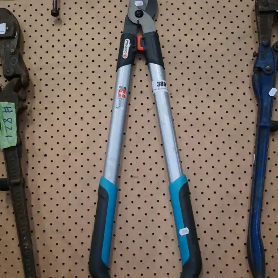 pair of Gardena garden loppers
