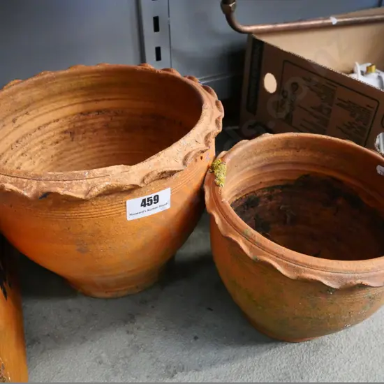 2 terracotta garden planters