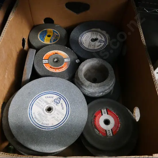 box of heavay duty grinder discs