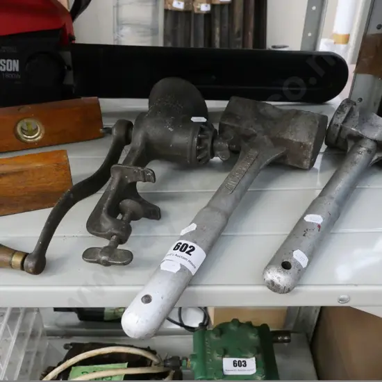 2 aluminium mallets and a benchtop grinder