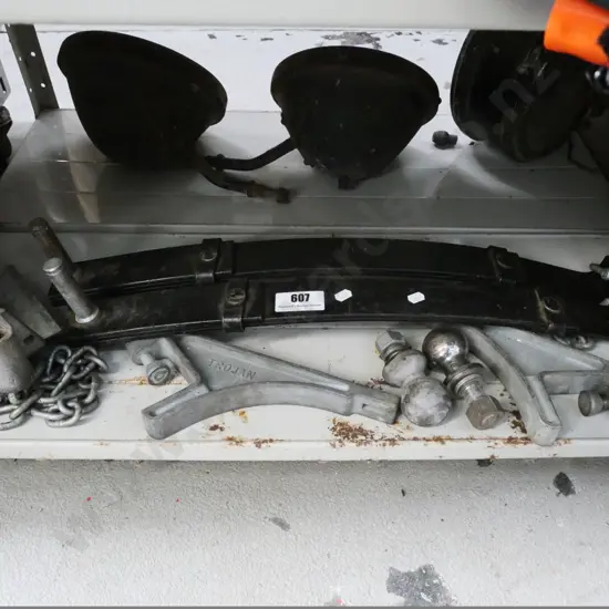 2 tow-balls and stabilizer arms