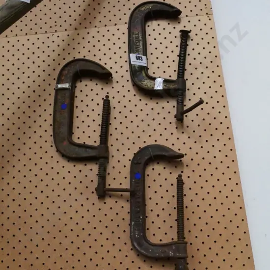 3 G-clamps - blue dots