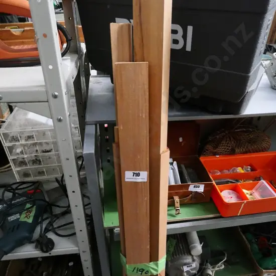 various lengths of rimu moulding