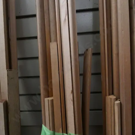 various lengths of rimu moulding