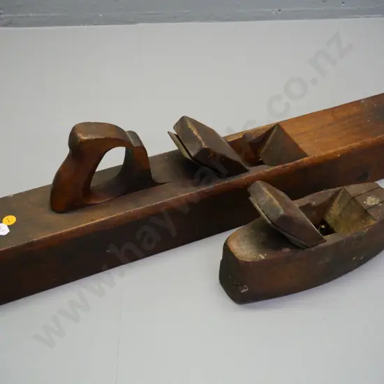 2 vintage woodworking planes - small one has splitting & corrosion, larger one is L-610