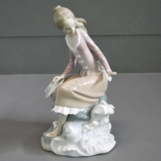 Lladro figure - seated girl No. 8 H-230