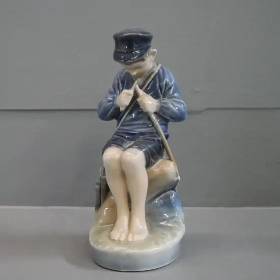 Royal Copenhagen whittling boy figure No. 905 - H-190