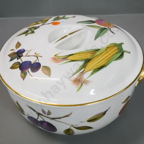 Royal Worcester 'Evesham' medium round lidded casserole H-150 L-230