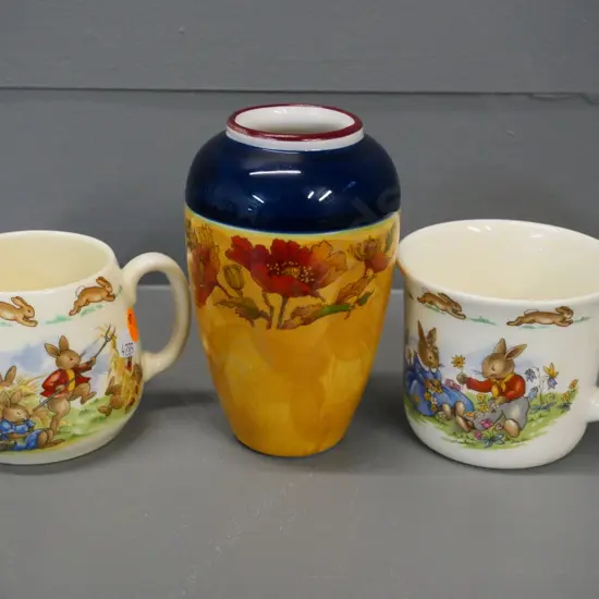 2 Royal Doulton Bunnykins mugs and a Robert Gordon Australia hand-painted ceramic vase H-130