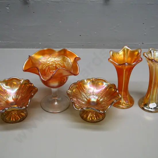 5 pieces of marigold colour carnival glass - 2 vases H160 and 3 comport dishes