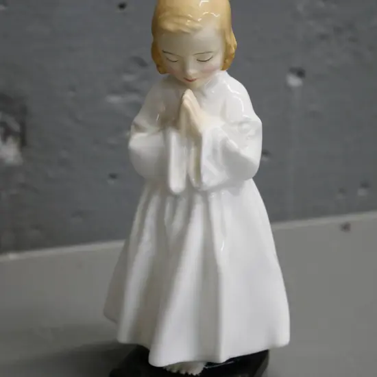 Royal Doulton figurine - "Bedtime" - initialled F.H. 1978, number 842481, H-140