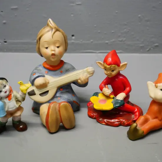 4 figurines - Goebel musician H-110 and 3 other unmarked